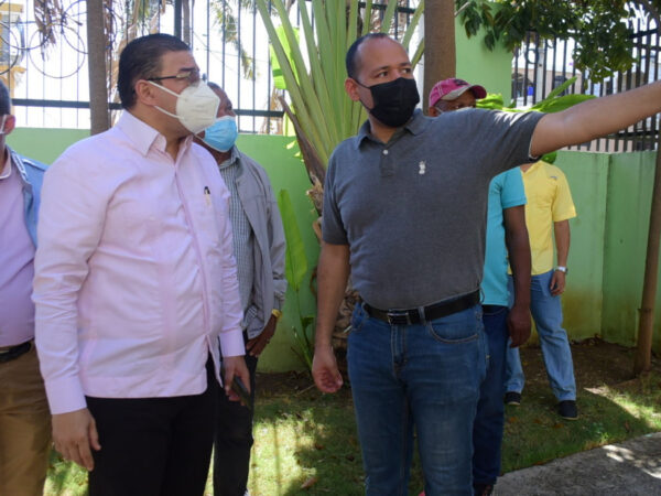 Ministro de Deportes supervisa trabajos de remodelación