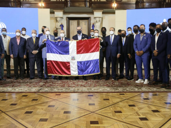 Presidente Abinader recibe equipo campeón