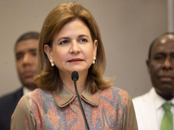 Vicepresidenta asegura porcentaje de contagios de COVID es mínimo; exhorta a la ciudadanía a completar vacunación