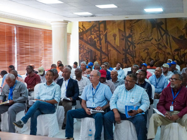 INDRHI sostiene encuentro con sector agropecuario para escuchar necesidades y coordinar acciones