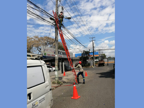 Denuncian brigadas de EDE Este extorsionan clientes