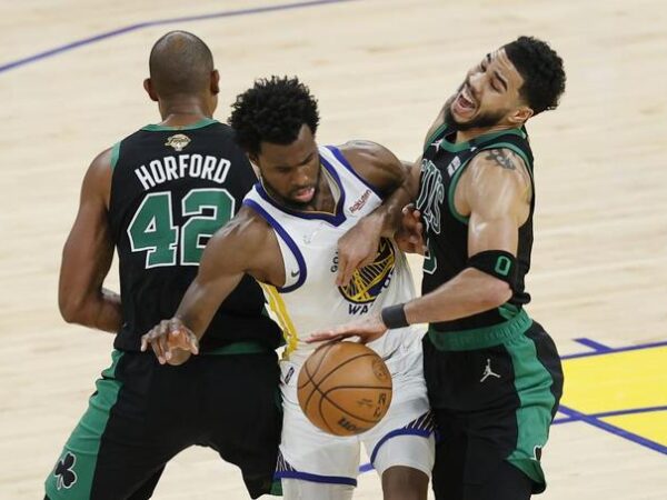 Andrew Wiggns le sacò la presiòn de encima a Stephen Curry