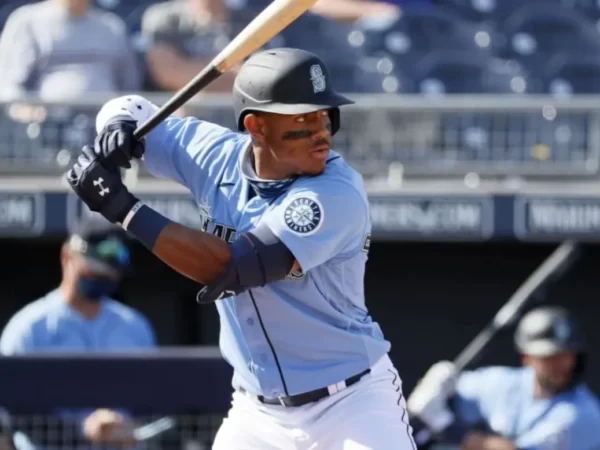 Poder de Julio Rodríguez impulsa a Marineros sobre Astros