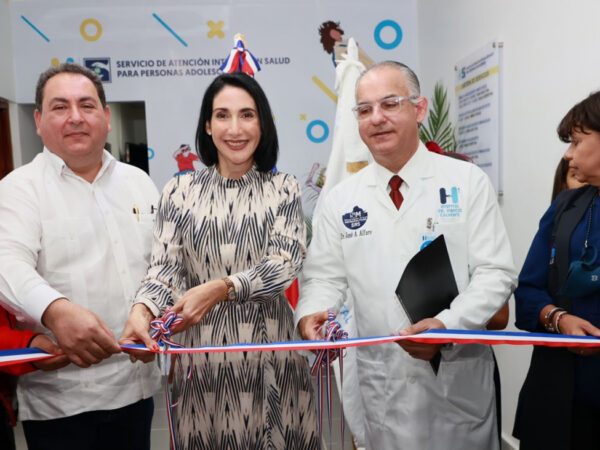 Primera dama y SNS inauguran Unidad Integral para Adolescentes e inician las operaciones de la Unidad Materno Infantil en el Hospital Vinicio Calventi
