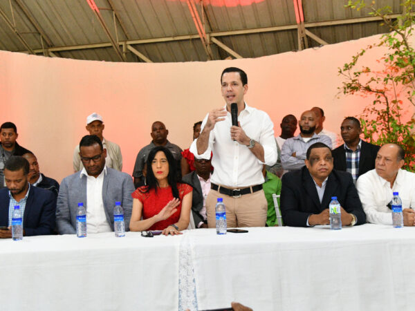 Gobierno inicia programa Motoben con la entrega de cinco mil tarjetas de combustible a 400 mototaxistas