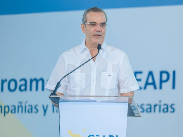 Presidente Abinader pide enfrentar retos y aprovechar oportunidades para que la región sea escuchada