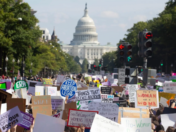 Tribunal Supremo de Estados Unidos revoca la protecciòn al derecho abortar
