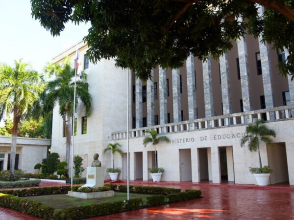 Ministerio de Educación ratifica las fechas de finalización del Calendario Escolar de estudiantes y docentes