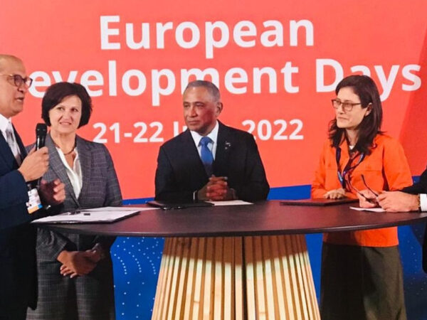 República Dominicana y 13 países del Caribe firman acuerdo con Banco Europeo de Inversiones para saneamiento de aguas y limpieza oceánica