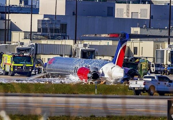 Siguen hospitalizados tres de los130 pasajeros del vuelo de Red Air accidentado en Aeropuerto de Miami