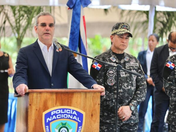 Abinader anuncia remodelaciòn instalaciones de Operaciones Especiales de la policia Nacional