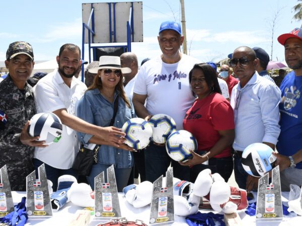 Ministerio de Interior y Policía ofrece orientación sobre servicios en Festival del Coco