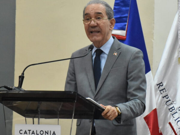 MESCYT realiza taller para actualizar normas de evaluación y acreditación de las escuelas de medicina en RD