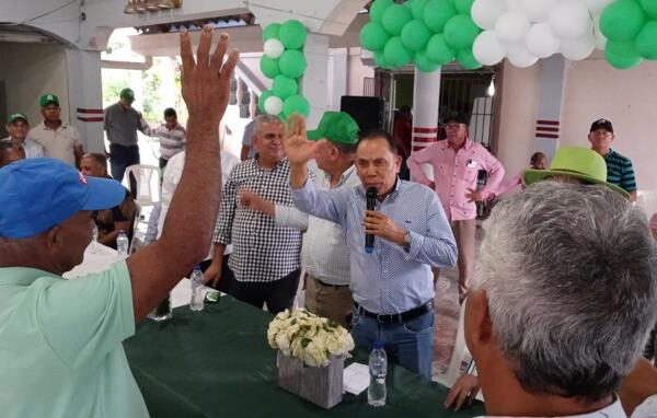 El vicepresidente de la Fuerza del Pueblo afirma que el gobierno lleva a la quiebra a productores de arroz y cacao
