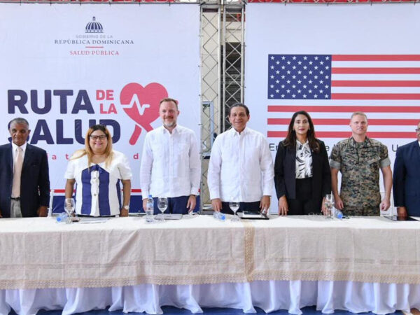 Salud Pública y Embajada de EE. UU. coordinan acciones para recibir “Buque Hospital Comfort” en Azua