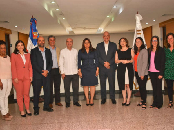 Gobierno y asesores de la ONU valoran avances de la estrategia piloto Comunidades de Cuidado