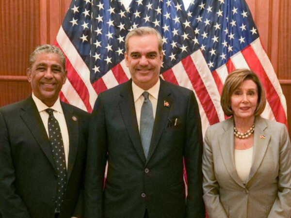 Presidente Abinader se reúne con Nancy Pelosi, presidenta de la Cámara de Representantes de los Estados Unidos