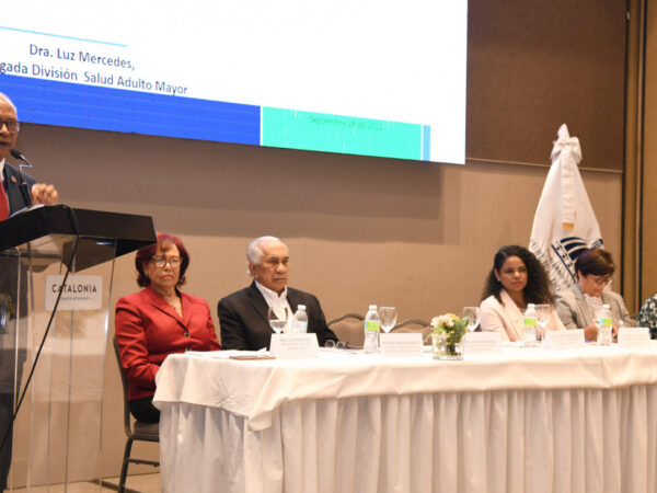 Ministerio de Salud Pública  presenta “Guía sobre el perfil del Adulto Mayor”