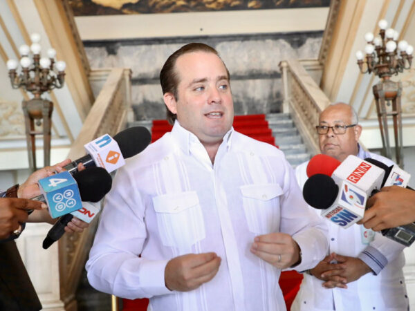 Ministro José Ignacio Paliza asegura que el 4 % no está en discusión