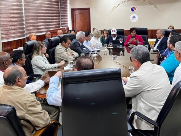 Superintendencia de Seguros se reúne con sector asegurador para buscar respuesta oportuna ante daños de huracán Fiona