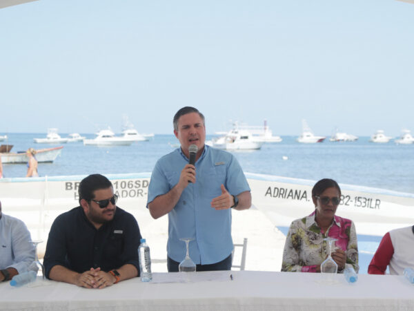 Gobierno da primer palazo para construcción de muelle pesquero en Cabeza de Toro, Punta Cana