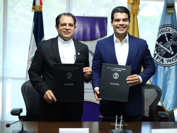 INAPA firma acuerdo con la PUCMM para desarrollar programas de capacitación sobre el recurso del agua