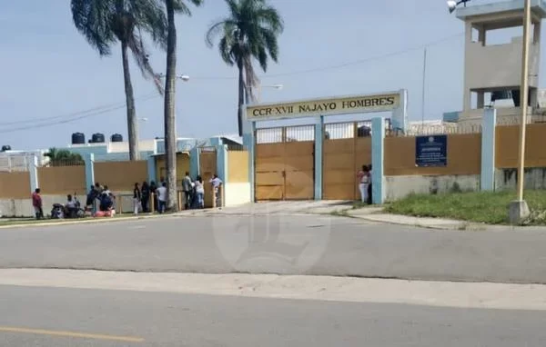 Investigan pleito en Centro de Correcciòn y Rehabilitaciòn Najayo hombres en el que siete reclusos fueron heridos