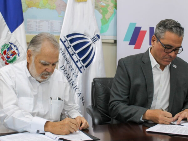Medio Ambiente y Haina International Terminals firman acuerdo para proteger y conservar tortugas marinas