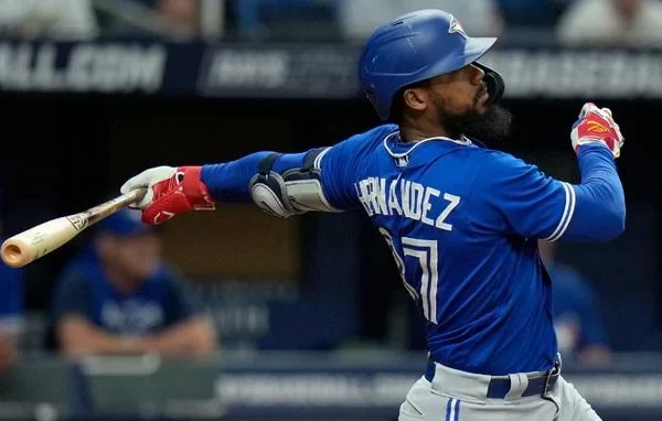 Teoscar hernàndez pega dos jonrones y eleva su promedio de bateo a 267 en la presente temporada