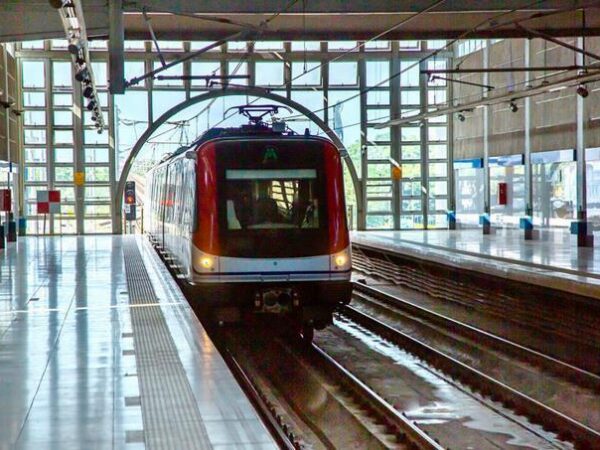 Opret informa la suspensiòn de parte de la primnera lìne del Metro debido a  trabajos de ampliaciòn