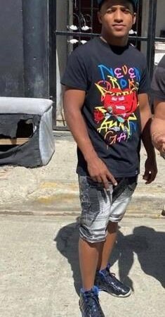 Matan joven la madrugada de este lunes mientras comportìa con amistades en la celebraciòn de su cumpleaños en Santiago