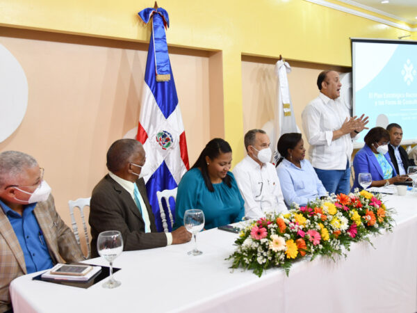 Ministerio de Salud Pública realiza consultas sobre PLANDES 2030 en Barahona
