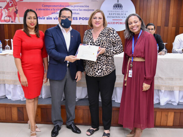 Salud Pública reconoce a 38 asociaciones sin fines de lucro por buen desempeño y transparencia