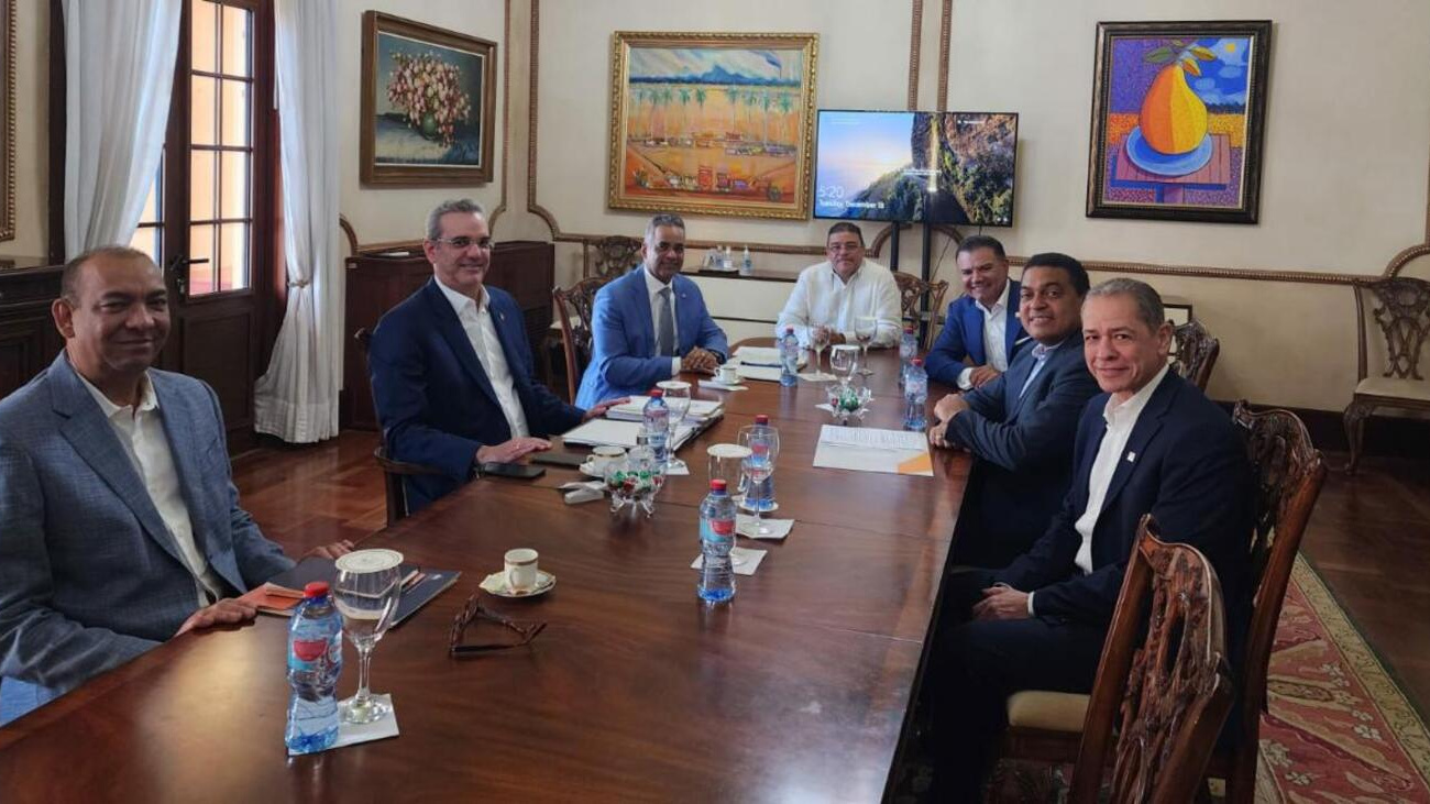 Presidente Abinader encabeza reunión sobre Juegos Centroamericanos