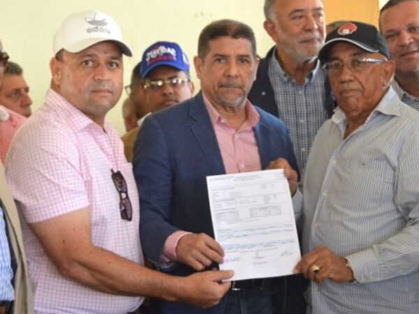 Gobierno entrega 60 millones de pesos al Ministerio de Agricultura en apoyo a productores de ajo