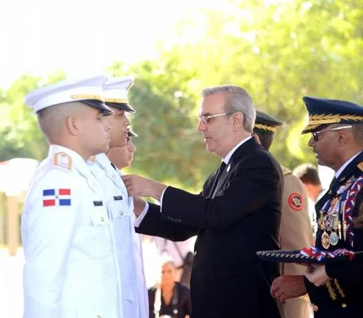Presidente Luis Abinader emcabeza graduaciòn de 29 cadetes licenciados en ciencias aeronàuticas