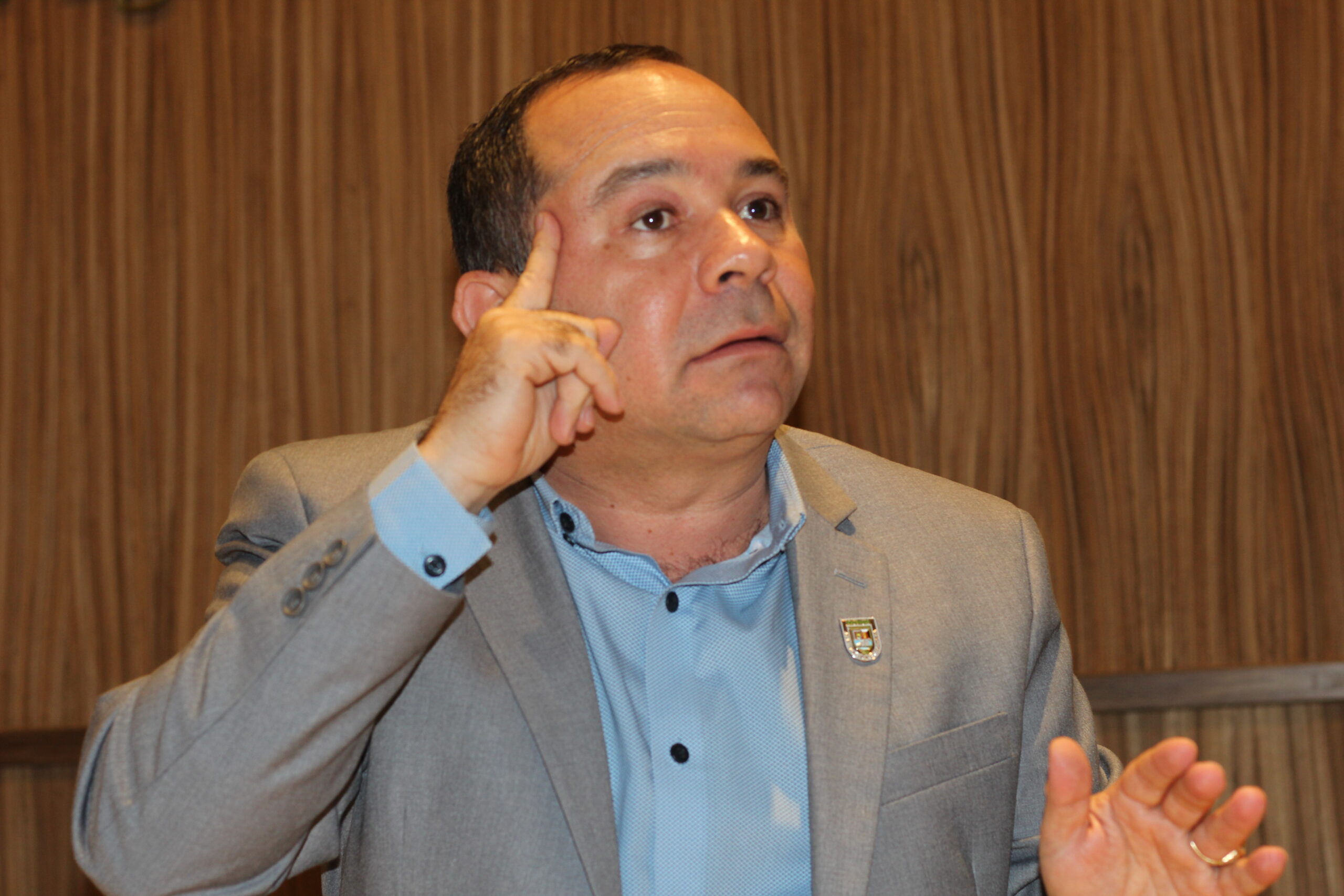 Regidor Franklin Marte del PRM se queja por dejadez de funcionarios del Alcalde Manuel Jimènez