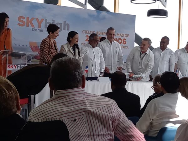 Presidente Abinader clama al Congreso por aprobaciòn de proyecto de ley de Fomento y Compectitividad de la Aviaciòn