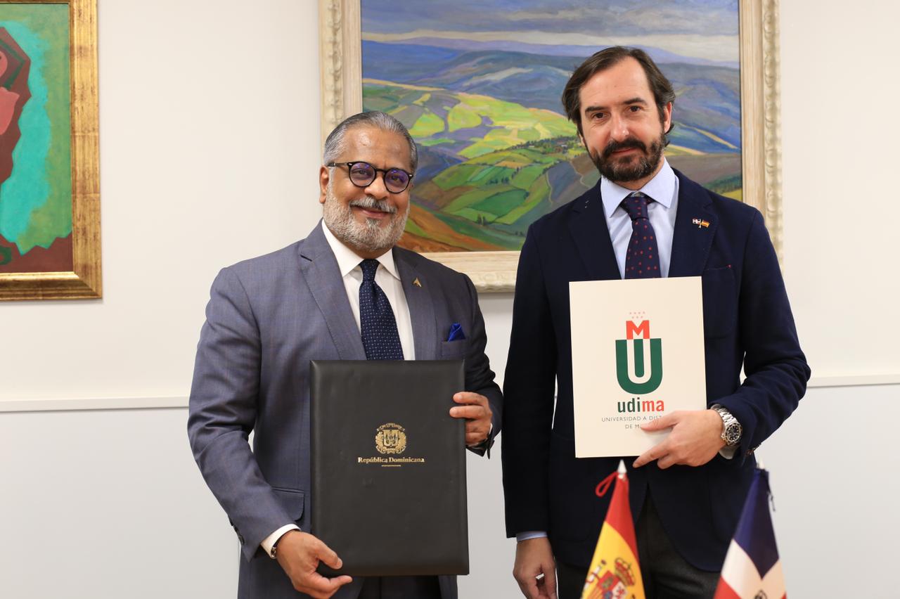 JAC y la Universidad a distancia de Madrid, UDIMA y CEF Santo Domingo suscriben convenio