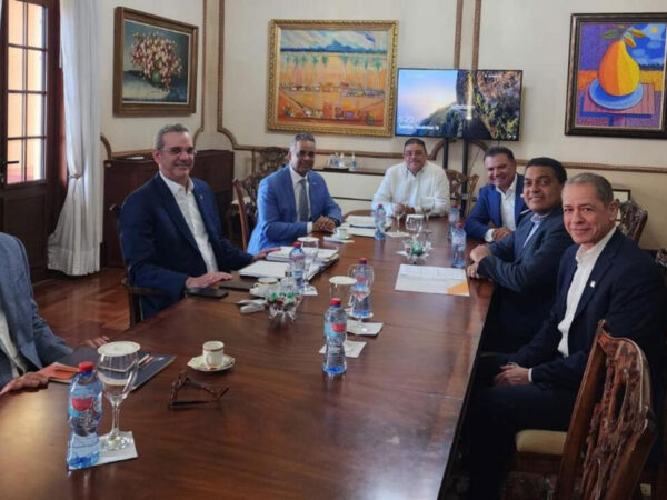 Presidente Abinader encabeza reunión sobre Juegos Centroamericanos