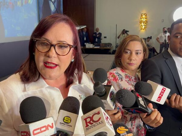 Janet Camilo vicepresidenta del PRD anuncia aspiraciones a candidata de la alcaldìa del Distrito Nacional