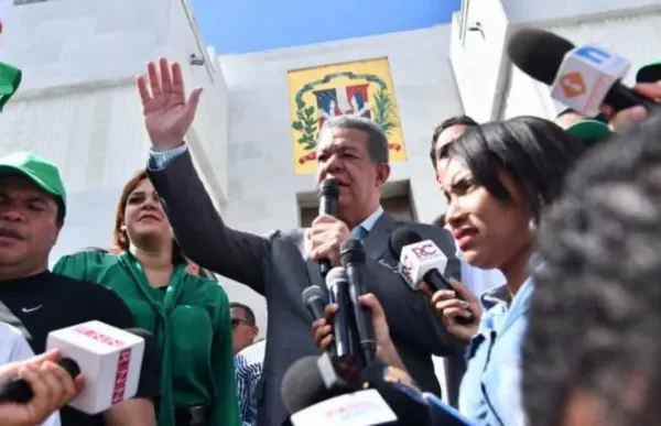 Leonel Fernàndez: Repùblica Dominicana no debe permitir presiones de organismos internacionales