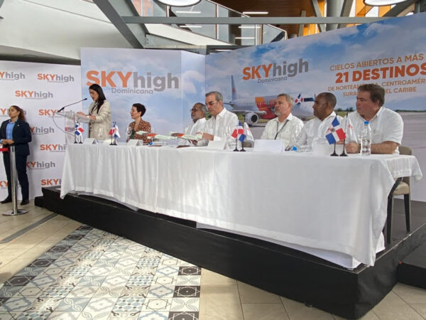 Con la presencia del presidente Luis Abinader Sky High da a conocer proyecto de expansiòn de la empresa aèrea