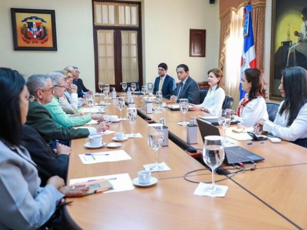 CMD acuerdo con autoridades mantener en suspenso las acciones reivindicativas frente a las ARS