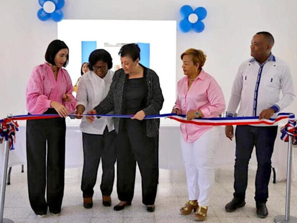 Primera dama Raquel Arbaje encabeza inauguración CAIPI La Sábila, en Bahoruco