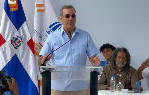 Abinader entrega carretera Juan Veras,Los Higos en la provincia Santiago