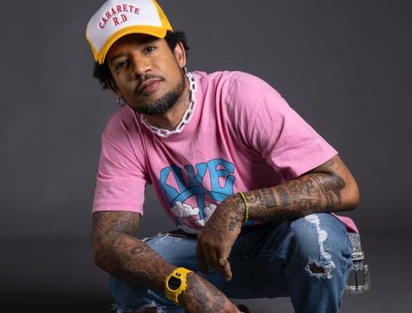 Vakero lanza nuevo tema "Bachata en la 42″, con lo que inicia nueva etapa en su carrera