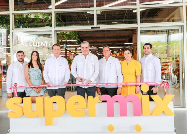 Presidente Abinader participa en inauguración de la tienda Supermix con inversión de RD 1,200 millones