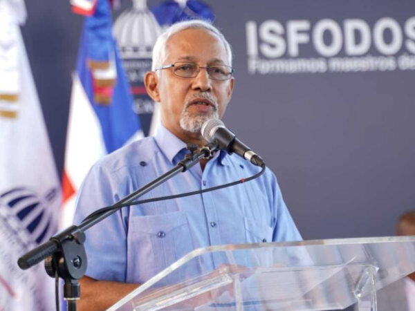 Ministro de Educación dice directores de centros deben asumir rol proactivo para lograr transformación educativa