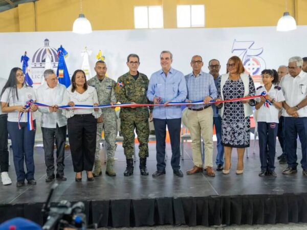 Presiente Luis Abinader deja iniciados trabajos de varias obras en Santo Domingo Este